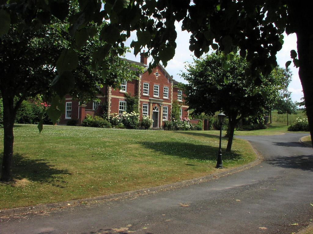Austons Down Farm B&B Claverdon Экстерьер фото
