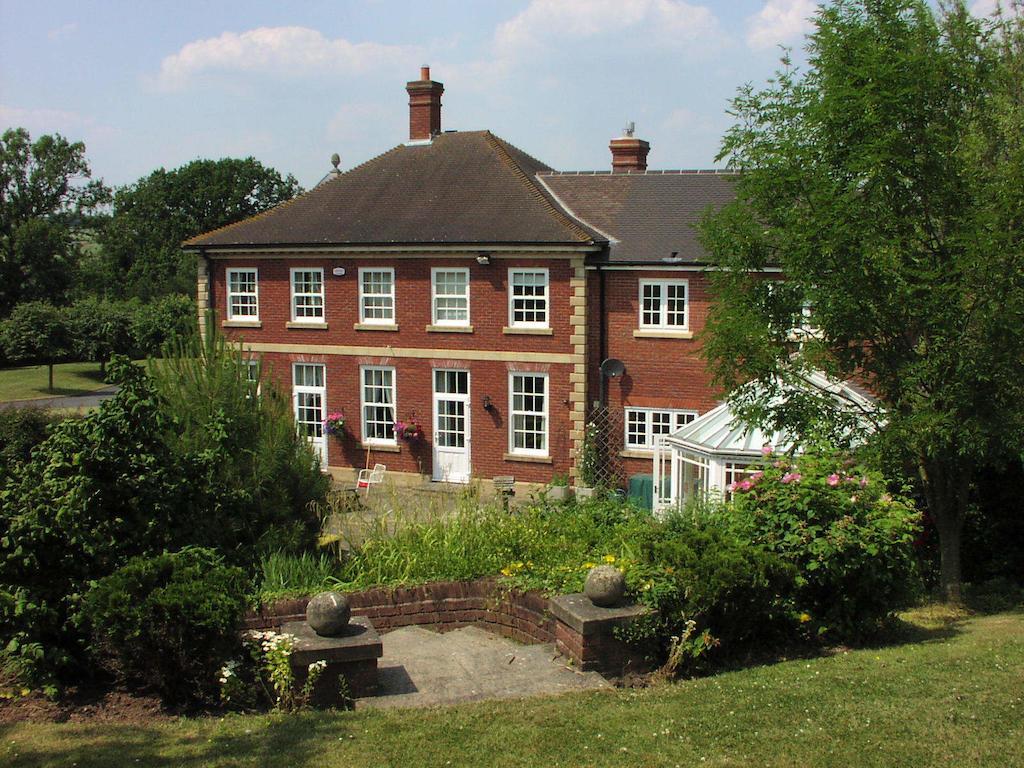 Austons Down Farm B&B Claverdon Экстерьер фото